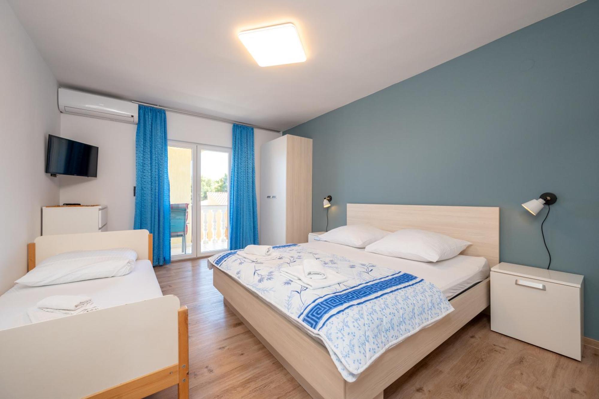 Apartments Zdravko Trogir Exteriör bild