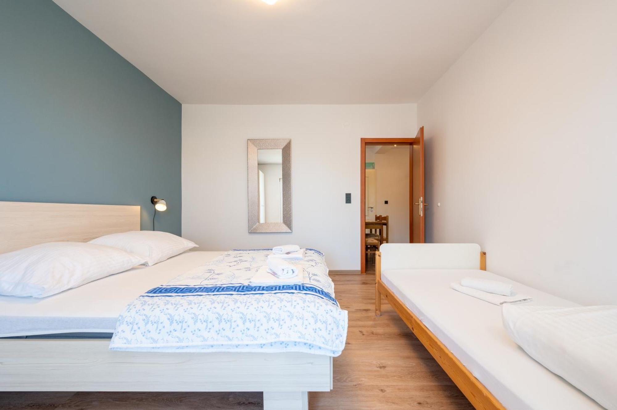 Apartments Zdravko Trogir Exteriör bild