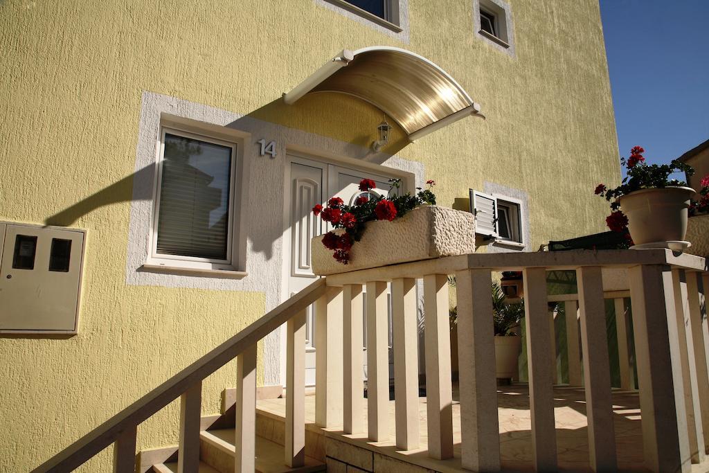 Apartments Zdravko Trogir Exteriör bild